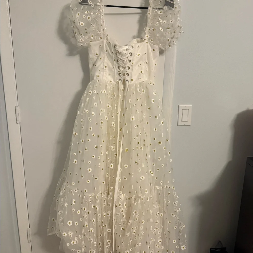 White daisy Ava gowns dress - Picture 2 of 4